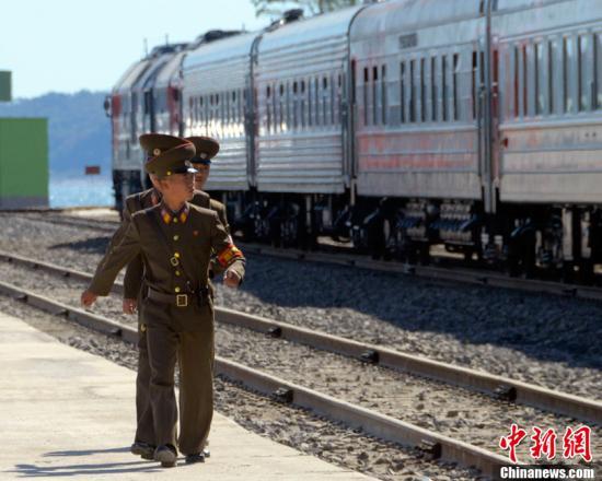 韩民众体验“和平列车” 抢购“首尔至平壤”车票